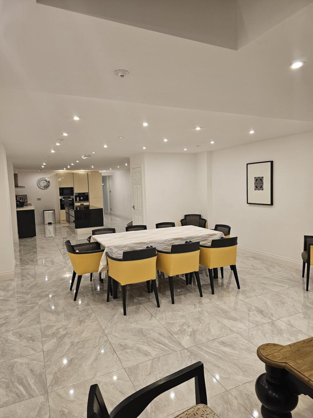 Care London- Elegant & Central, Sloane Avenue, Chelsea Hébergement de vacances *