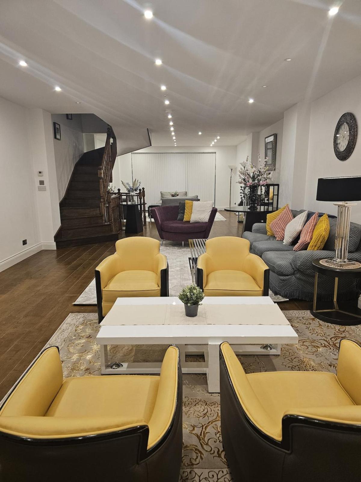 Care London- Elegant & Central, Sloane Avenue, Chelsea Hébergement de vacances *