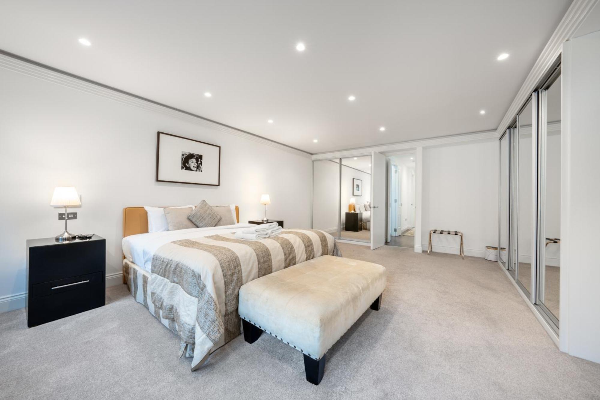 Care London- Elegant & Central, Sloane Avenue, Chelsea Londen